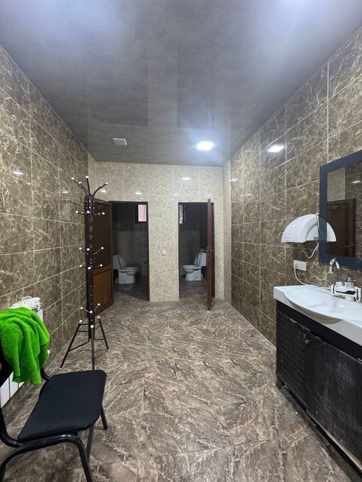 Недалеко от Хамза Метро Сдаётся офис 4 комнатный .230м2.доступ 24/7 !!