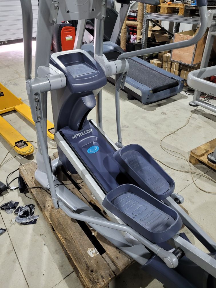 Precor eliptical кростренажор професионален + наклон прекор