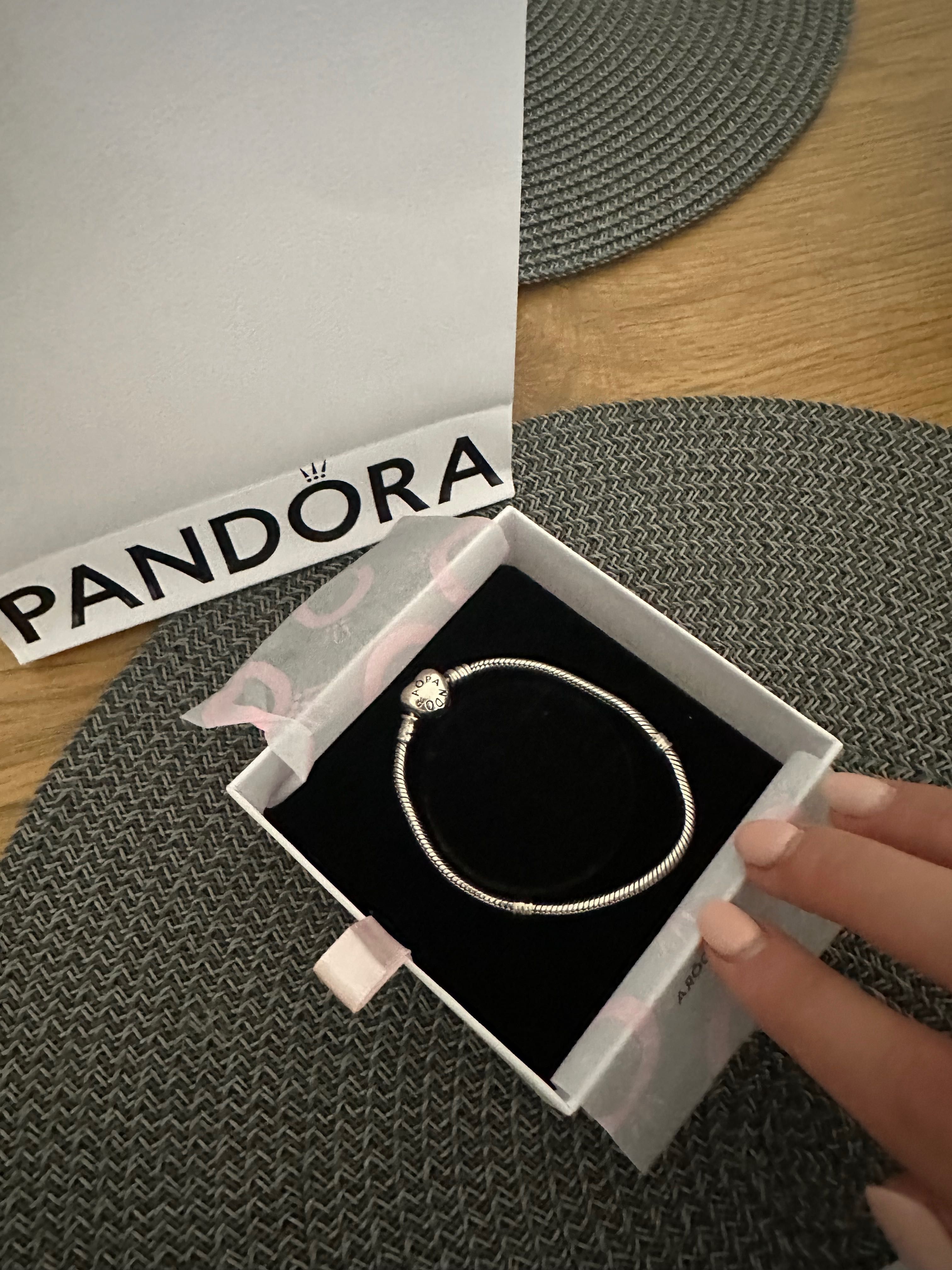 Гривна Пандора|Pandora