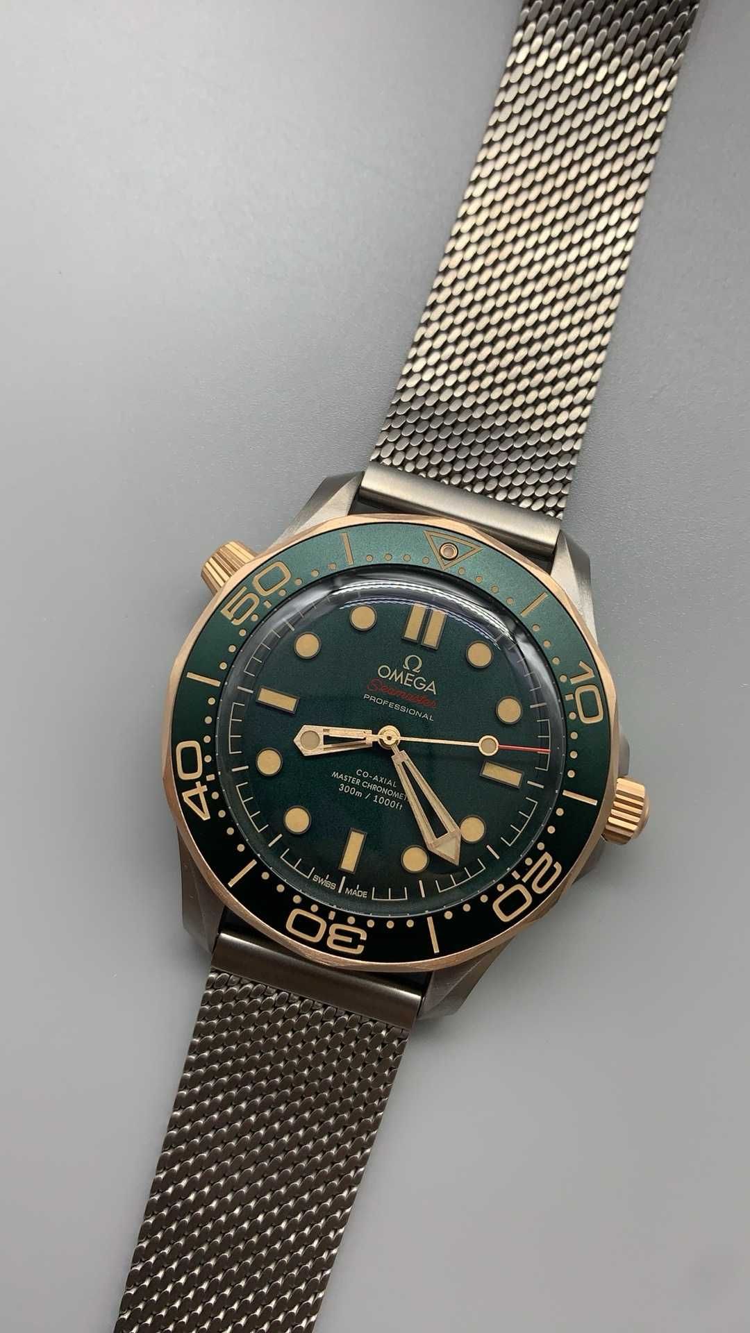 Omega Seamaster Diver 300M No Date Титан & Бронз Злато