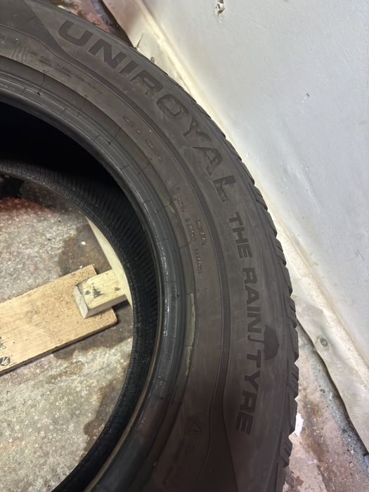 215/65R16 98H Uniroyal 5,5mm