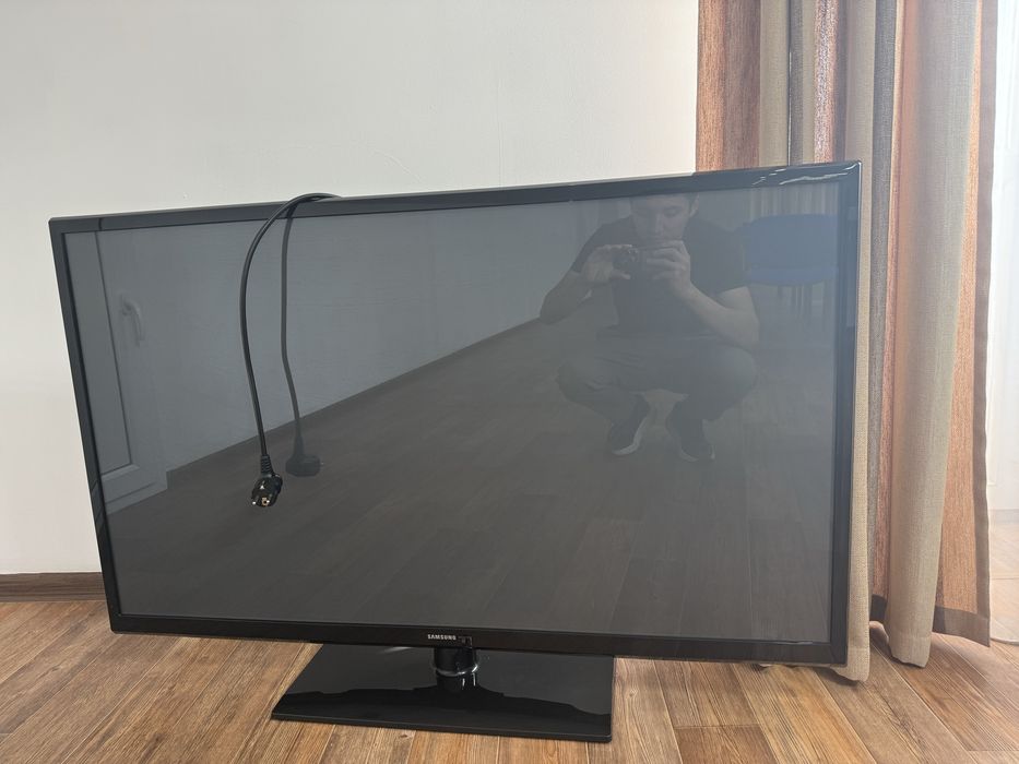 Продам телевизор Samsung диагональ 51 дюйм