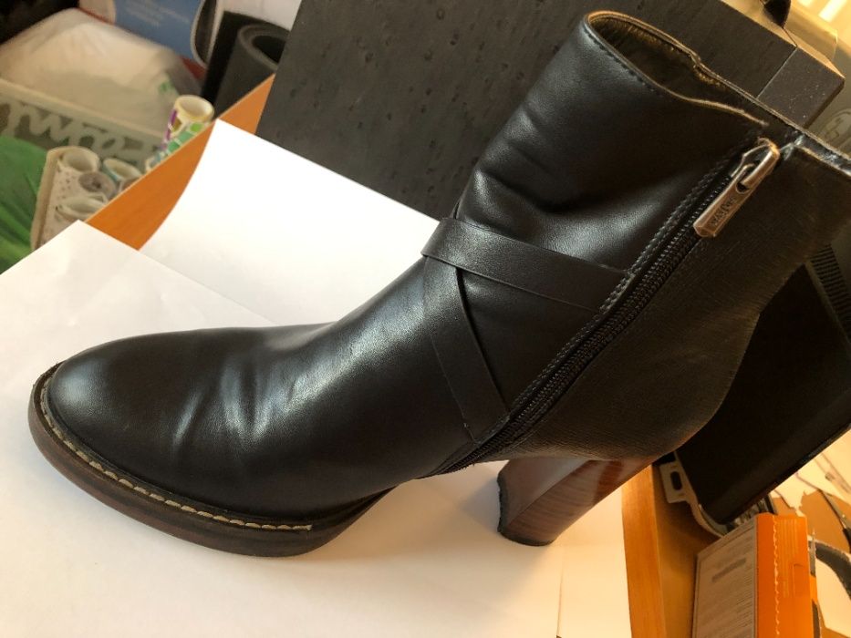Botine negre marime 40
