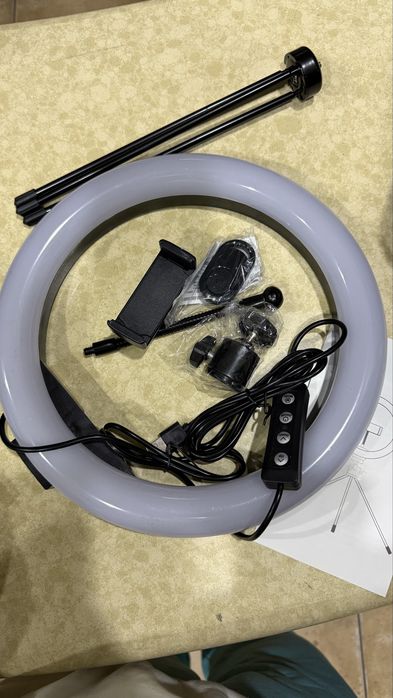 Продаю кольцевую лампу