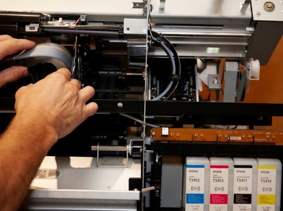 Service reparatii mutoh, mimaki, roland, epson, etc.