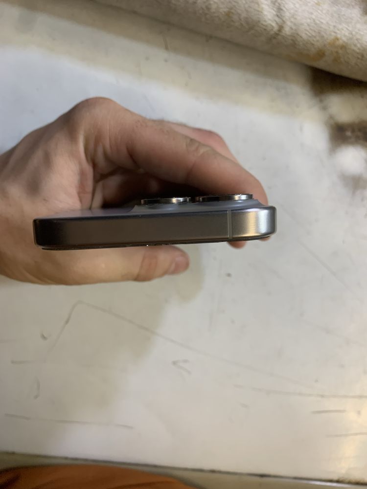 iPhone 15 pro 128gb Titanium