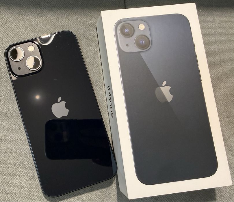 Продам Айфон 13.