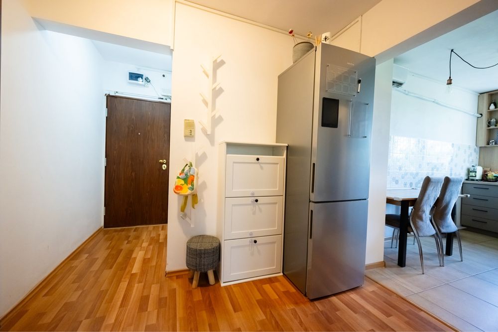Apartament 2 camere decomandat, zona semi-centrala