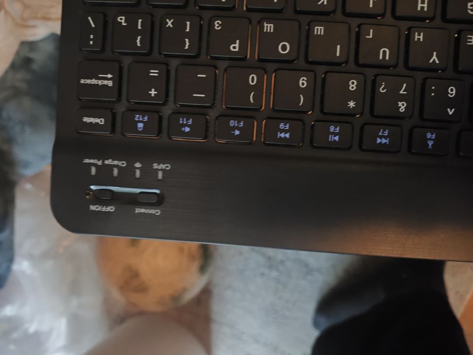 Блютуз клавиатура