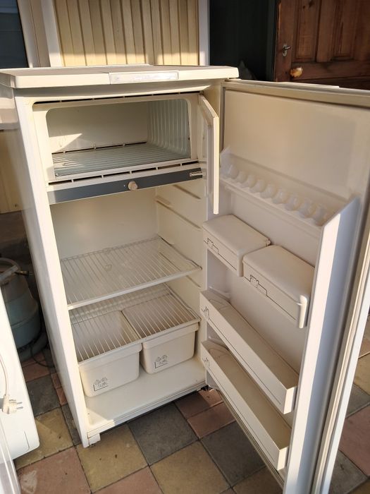 Продам Холодильник бирюса