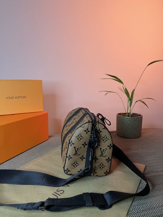 INCHIDERE AFACERE Borseta Louis Vuitton City Keepall Calitate Premium