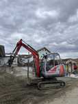 Inchiriez Excavator (excavare fundatii , bransamente , nivelare curti)