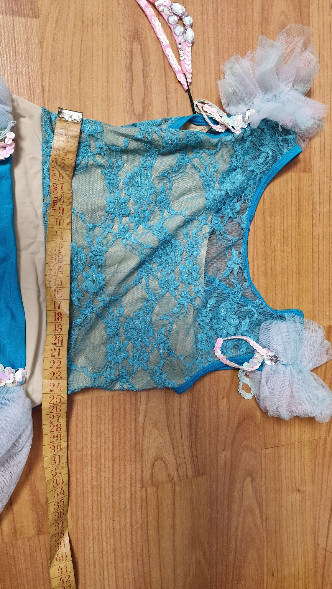Costum gimnastica ritmica