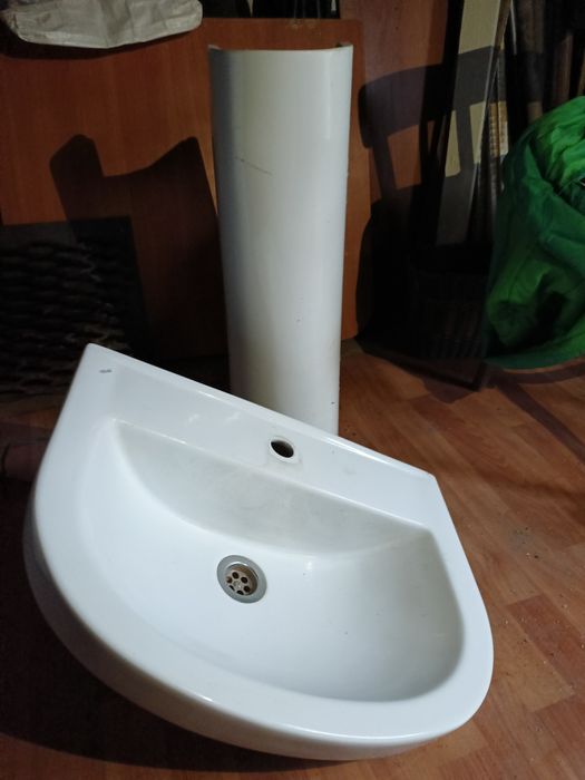 Продам раковину с пьедисталом