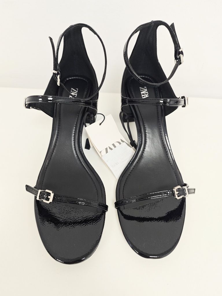 Нови сандали с лачен ефект и масивен ток, Zara, 40