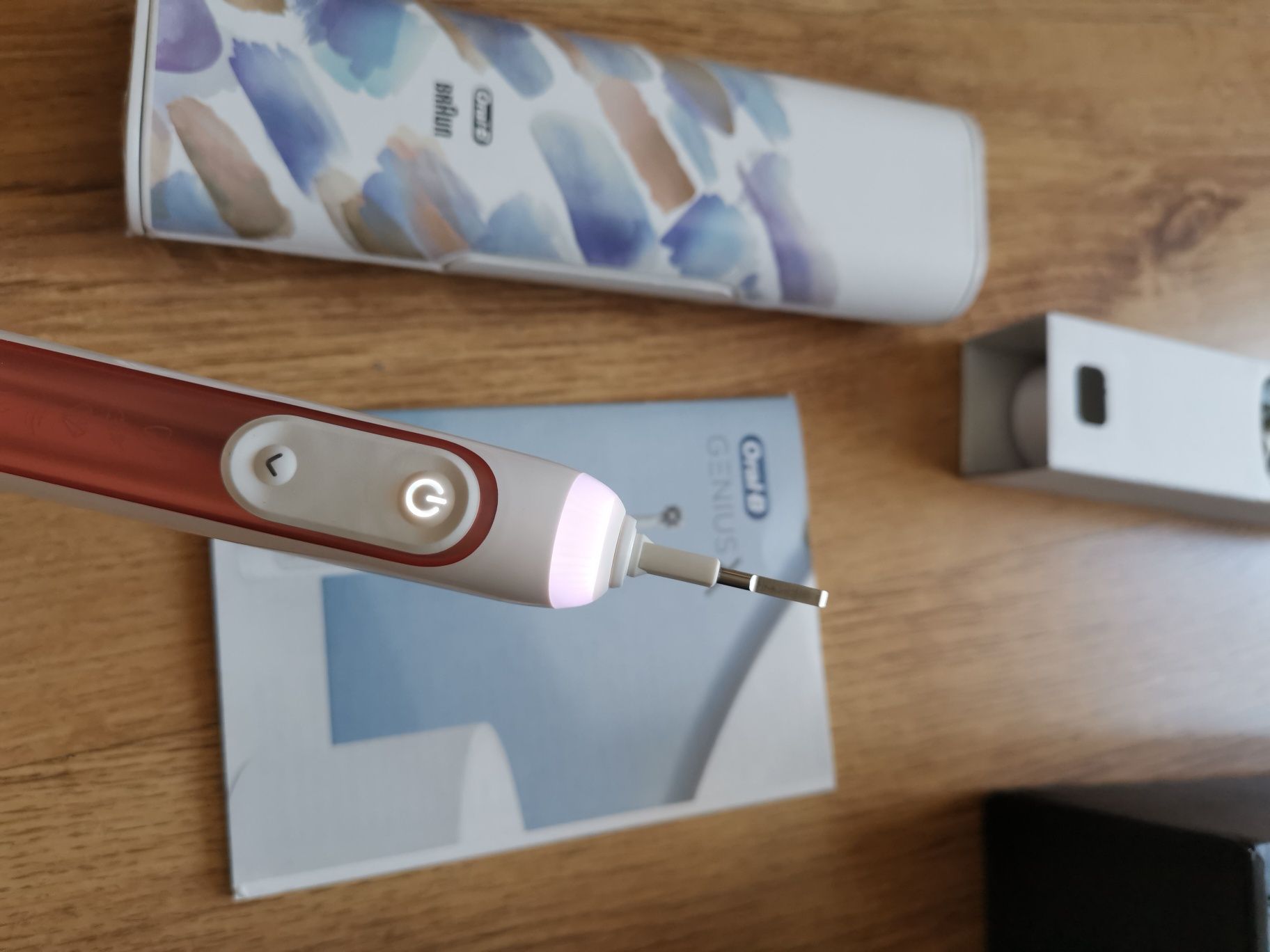 Periuta dinti electrica Oral-B Genius X Bluetooth Noua Roz