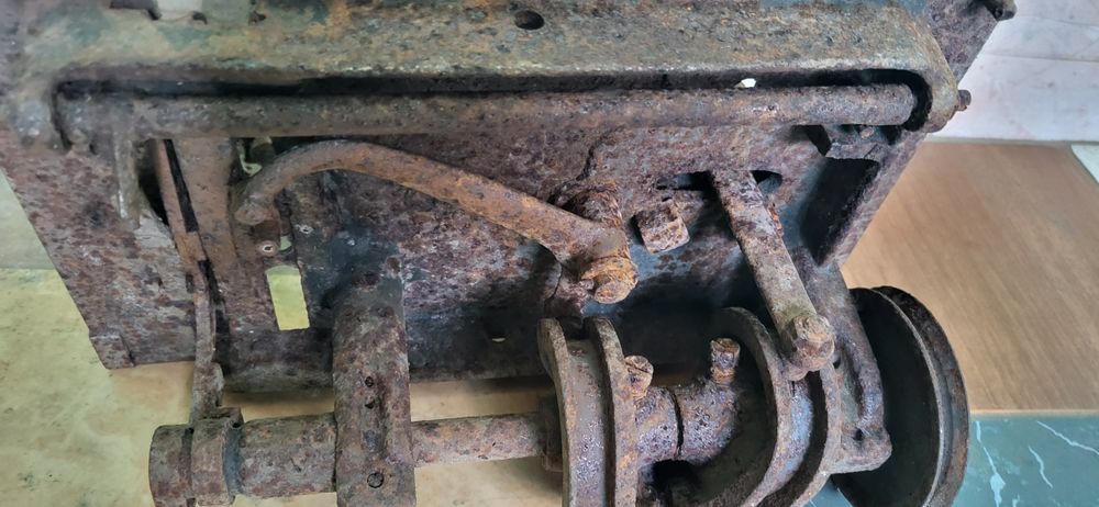 Masina de cusut foarte veche