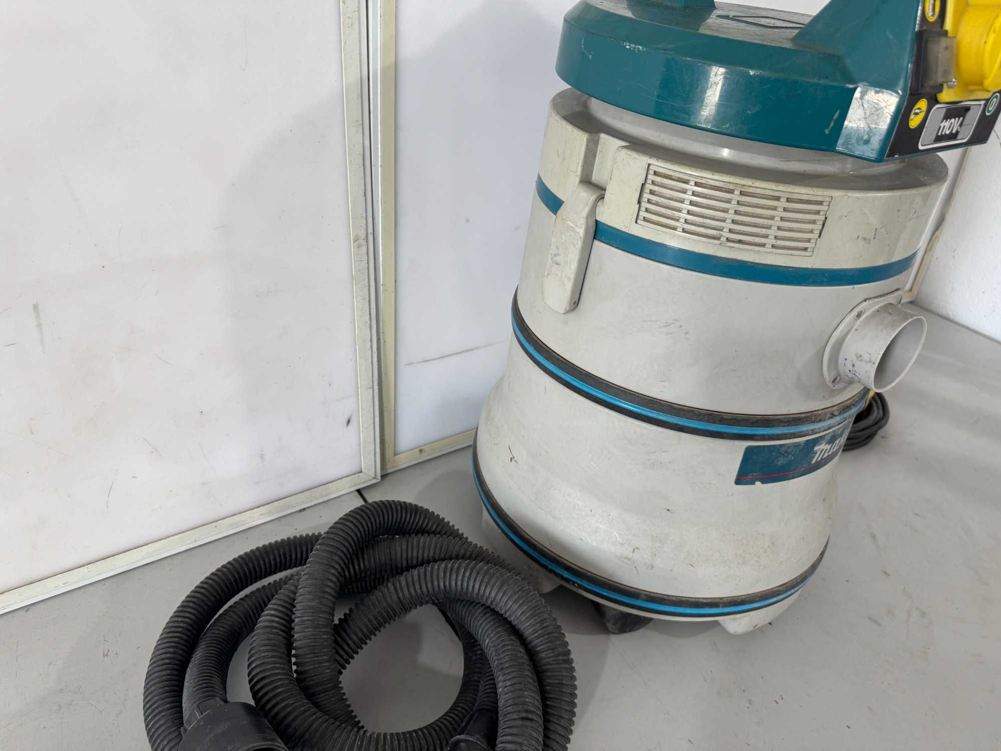 Прахосмукачка - Makita 440 / 110 V