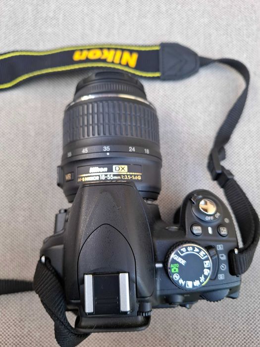 Vand aparat foto DSLR - Nikon D3100 + obiectiv Nikkor 18-55 + geanta