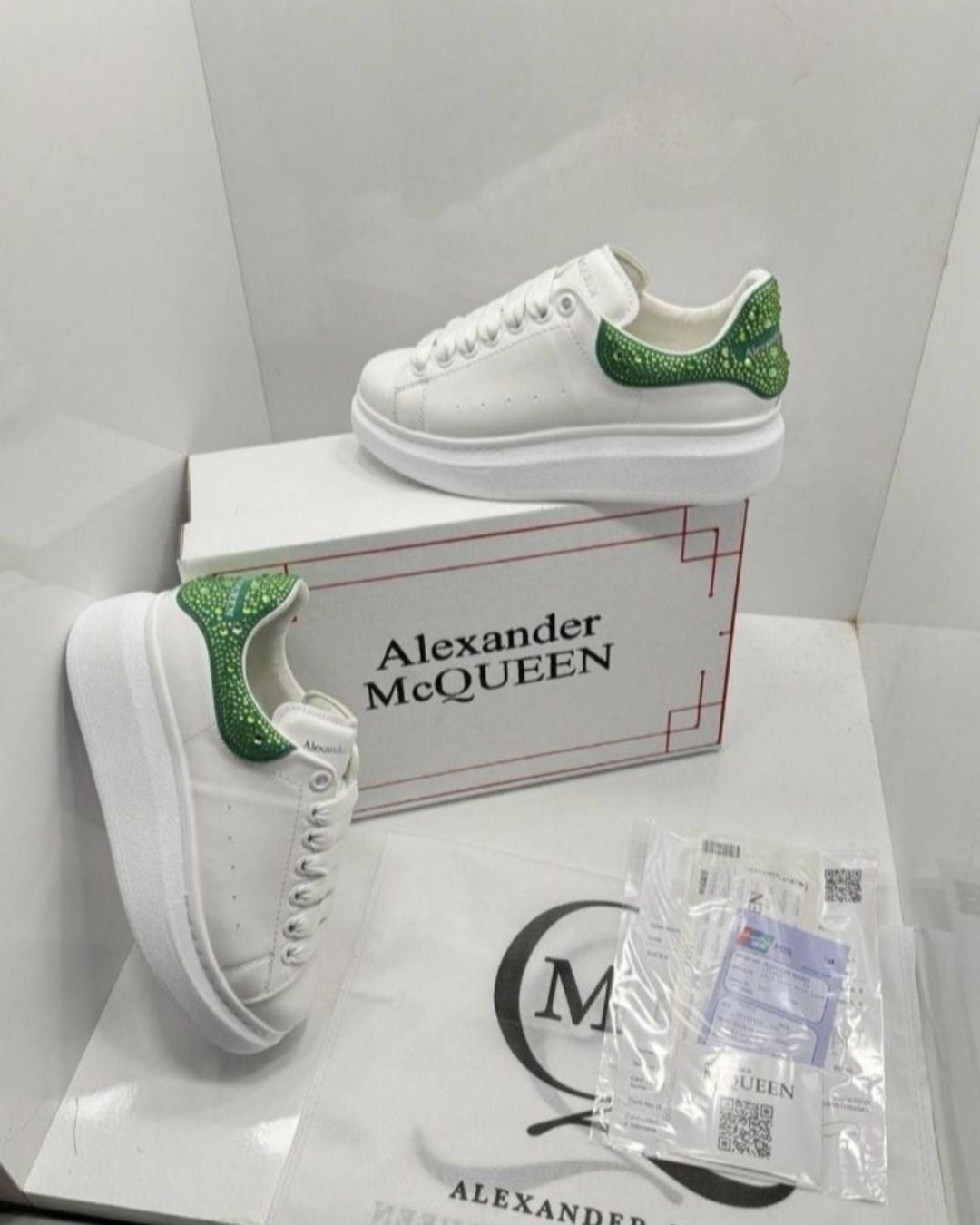 Alexander Mcqueen cu pietre!