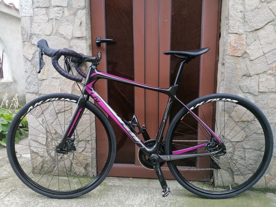 Шосеен GIANT - Liv  Carbon, 2*11 Shimano 105, хидравлични спирачки