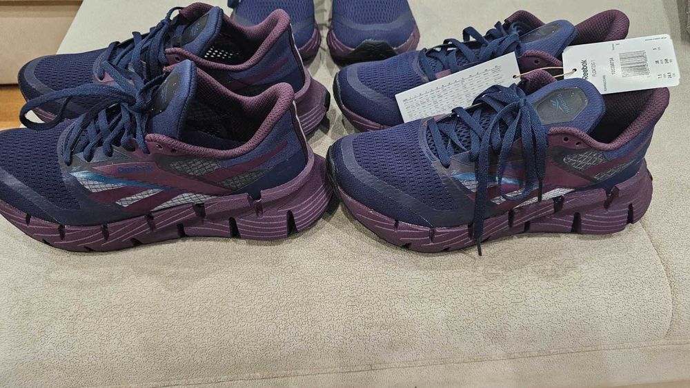 Продава 3 чифта чисто нови маратонки 38 _ 2бр., 37 _ 1бр.