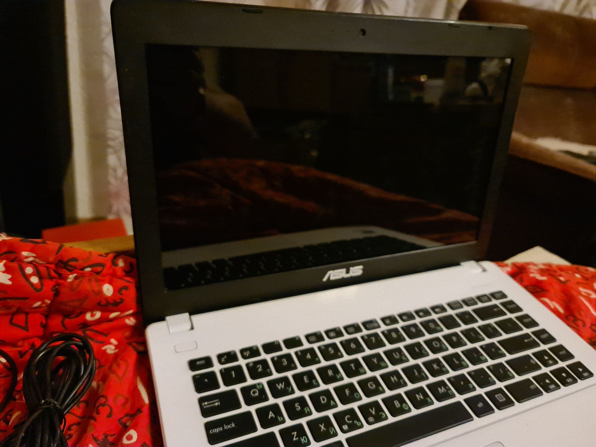 Лаптоп Asus много запазен