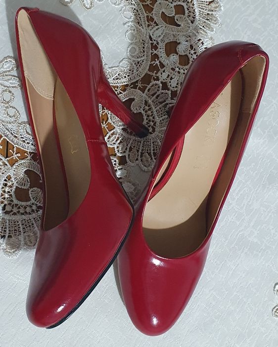 Vând pantofi damă  cu toc