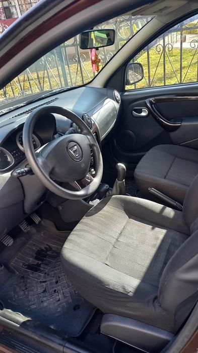 Vând Dacia Duster an 2011