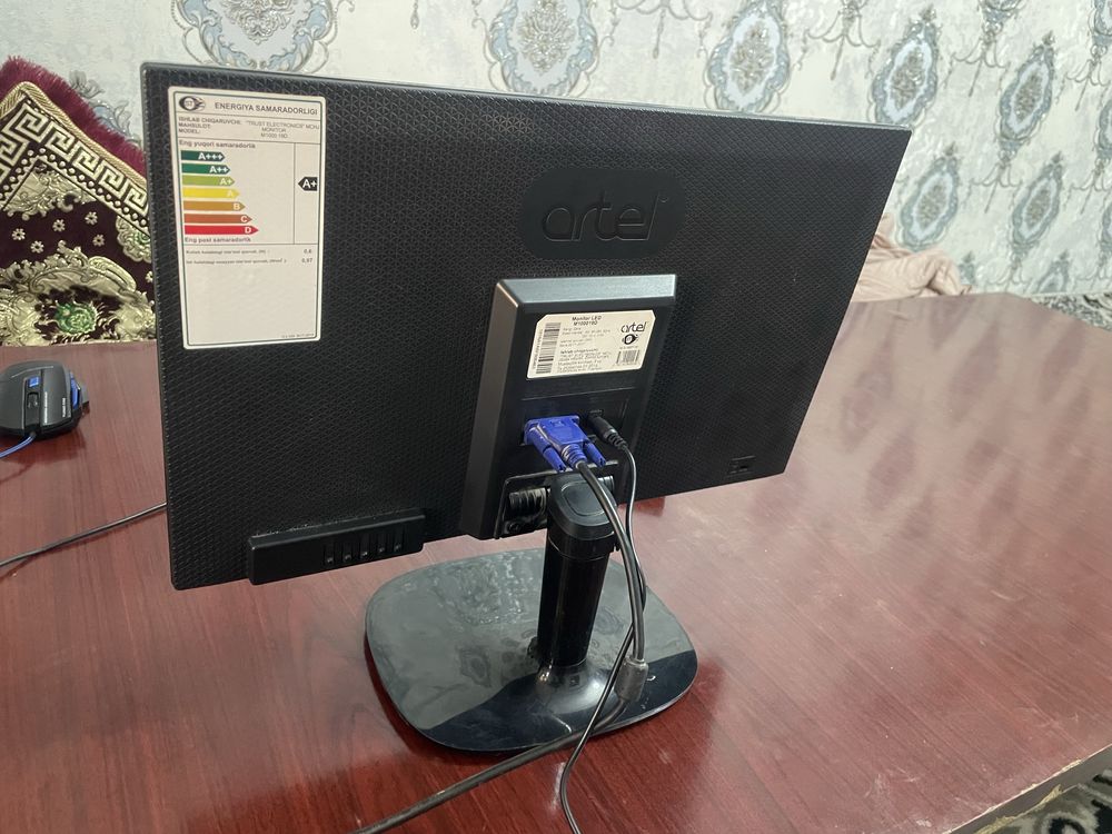 Monitor 19 artel