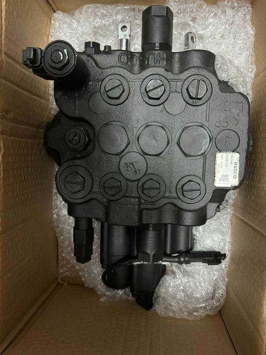 Преден / заден хидравличен разпределител JCB 3CX/4CX