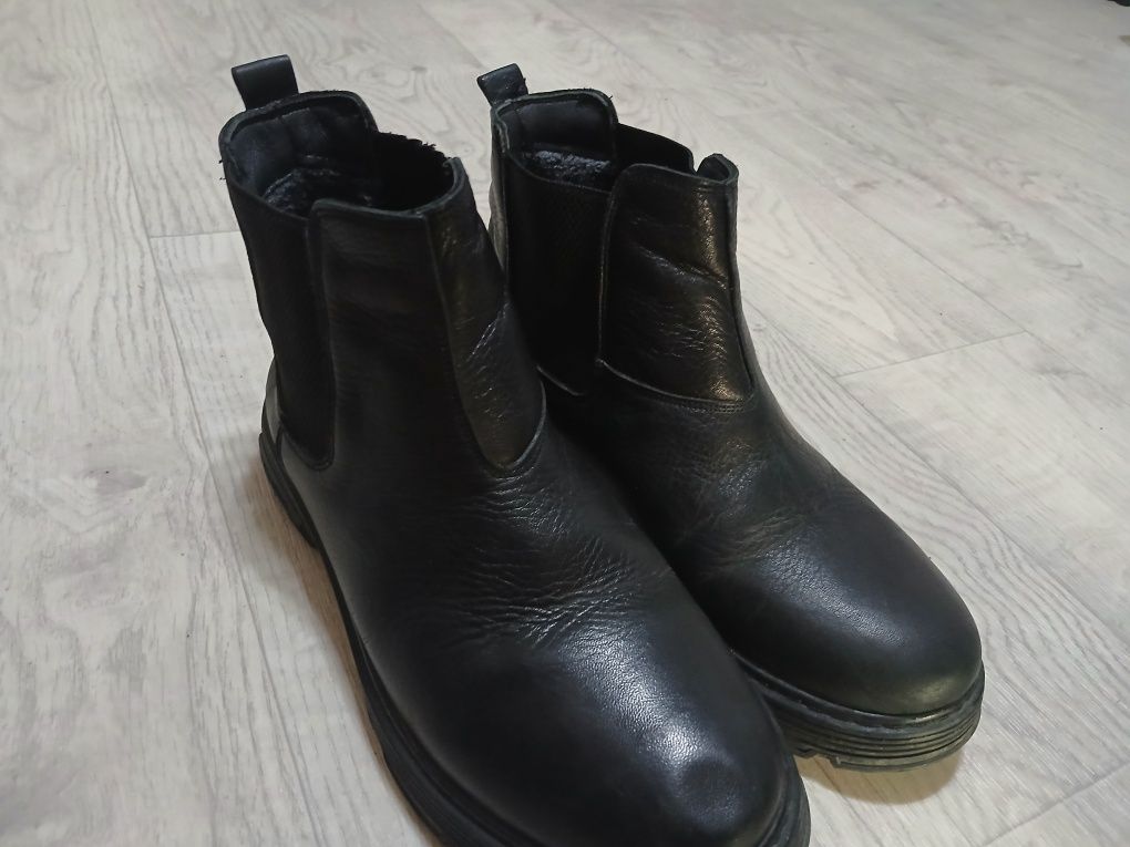 продам ботинки 42р