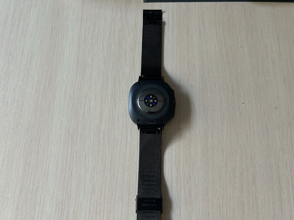 Продавам Samsung Galaxy Watch Ultra