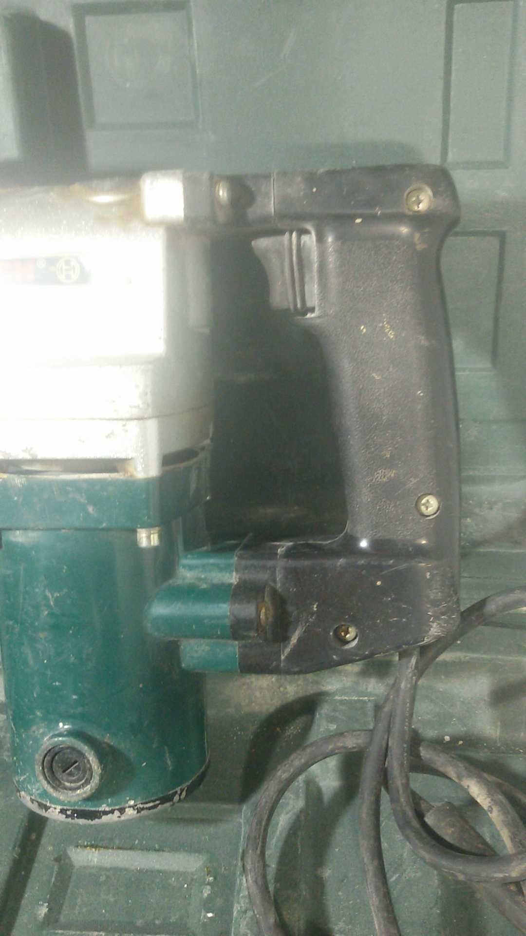 Bosch HT-2L-26 перфоратор/къртач в куфарче