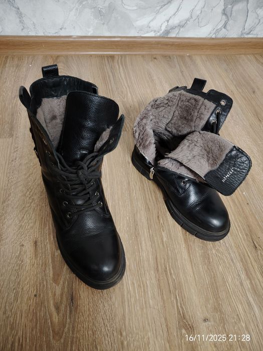 Женские сапоги кожаные