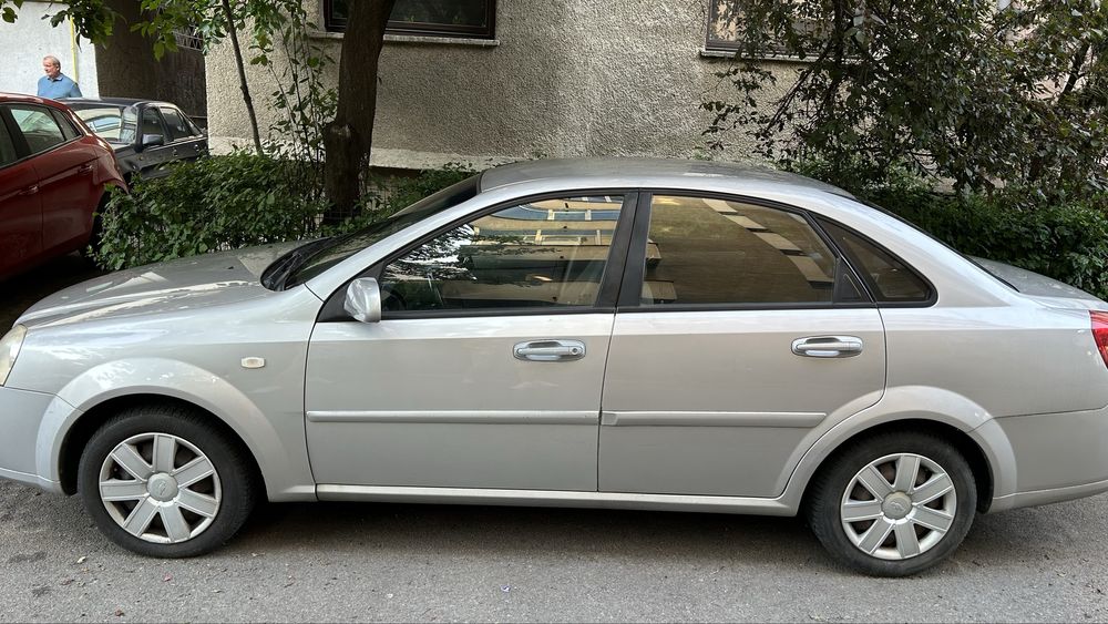 Chevrolet Lacetti.