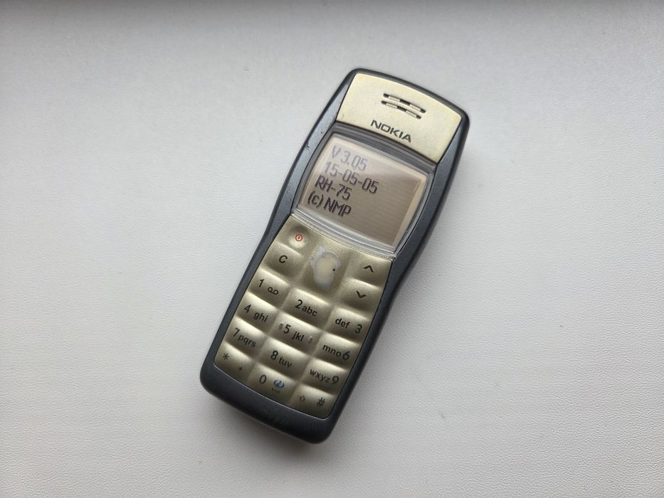 Nokia 1101 - telefon simplu cu butoane