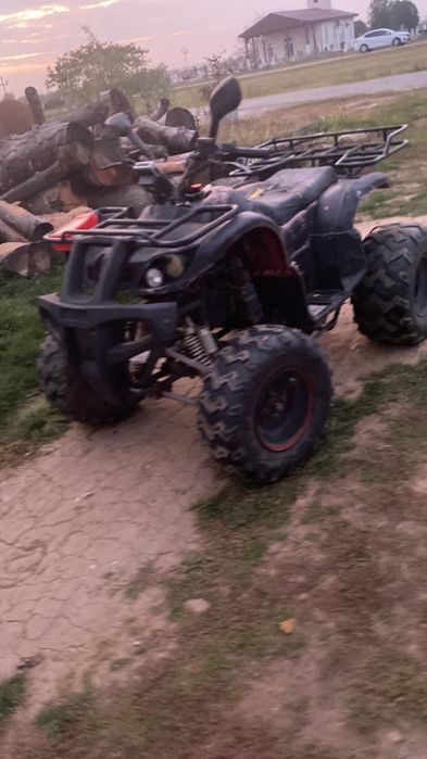 Vând atv big Hammer