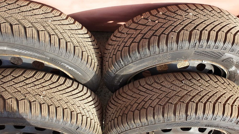 195 65 15 set jante cu anvelope de iarna Pt Ford, in 5 prezoane