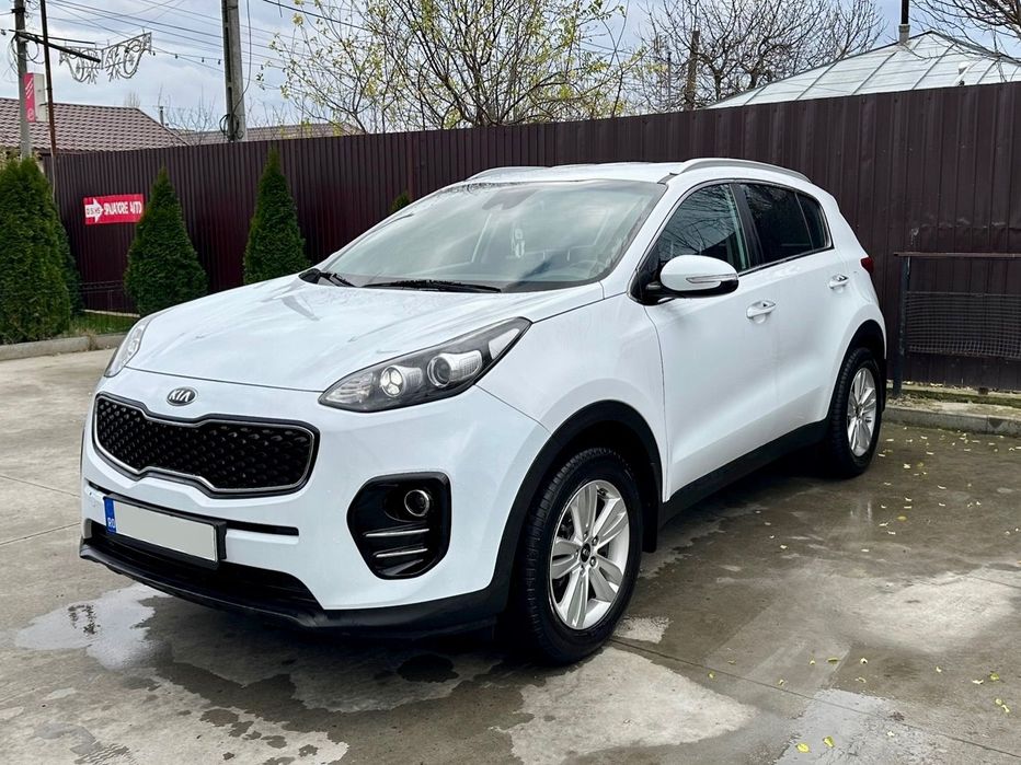 Kia Sportage întreținută, complet echipată
