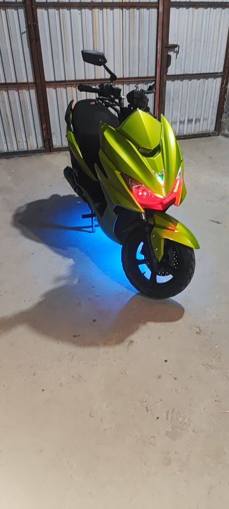 Skuter 175 kub sotiladi