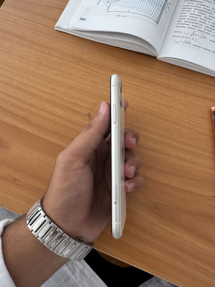 iPhone 11 белый срочно