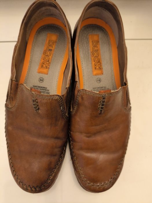 Pantofi ușori,din piele naturala, pt bărbați ,mărime 44 Bugatti