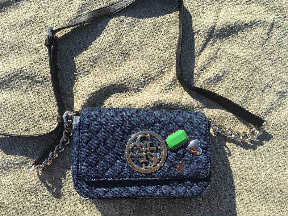 GUESS чанта с камъни