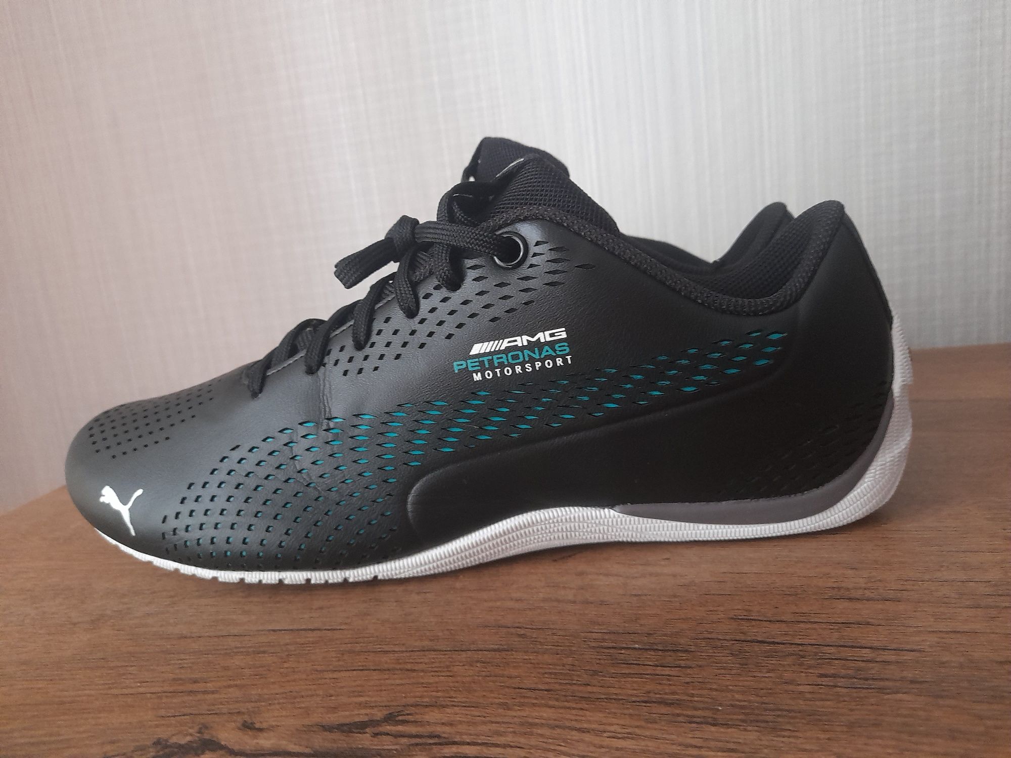 Puma Mercedes AMG маратонки 41 номер.