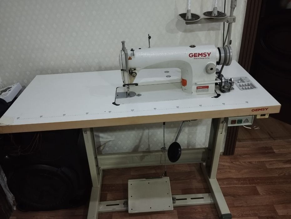 Продам промышленную швейную машину Gemsy