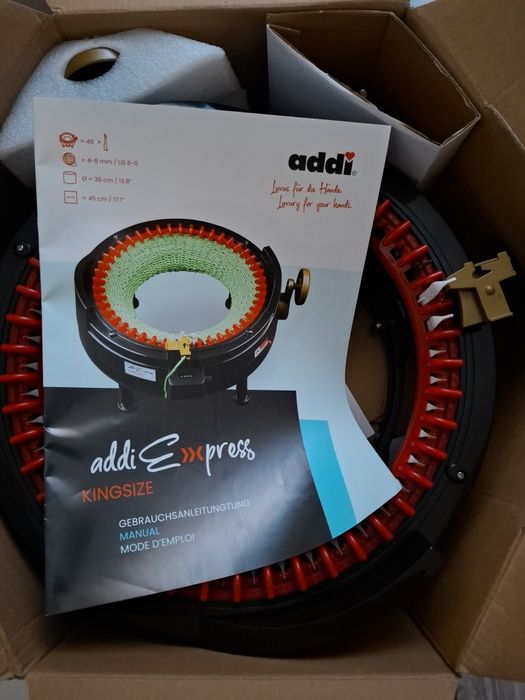 Vand mașinj de tricotat