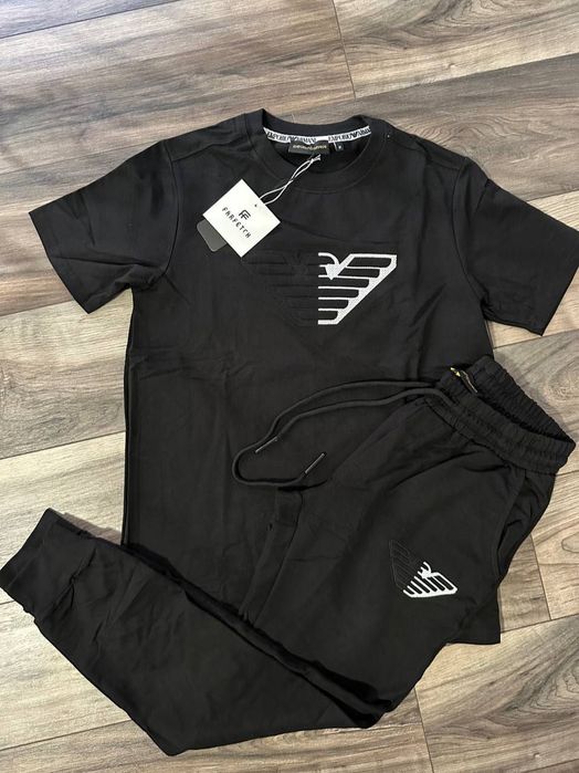 Treninguri și compleuri unisex