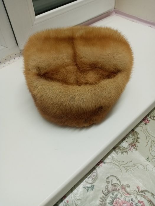 Продаю шапки  меховые