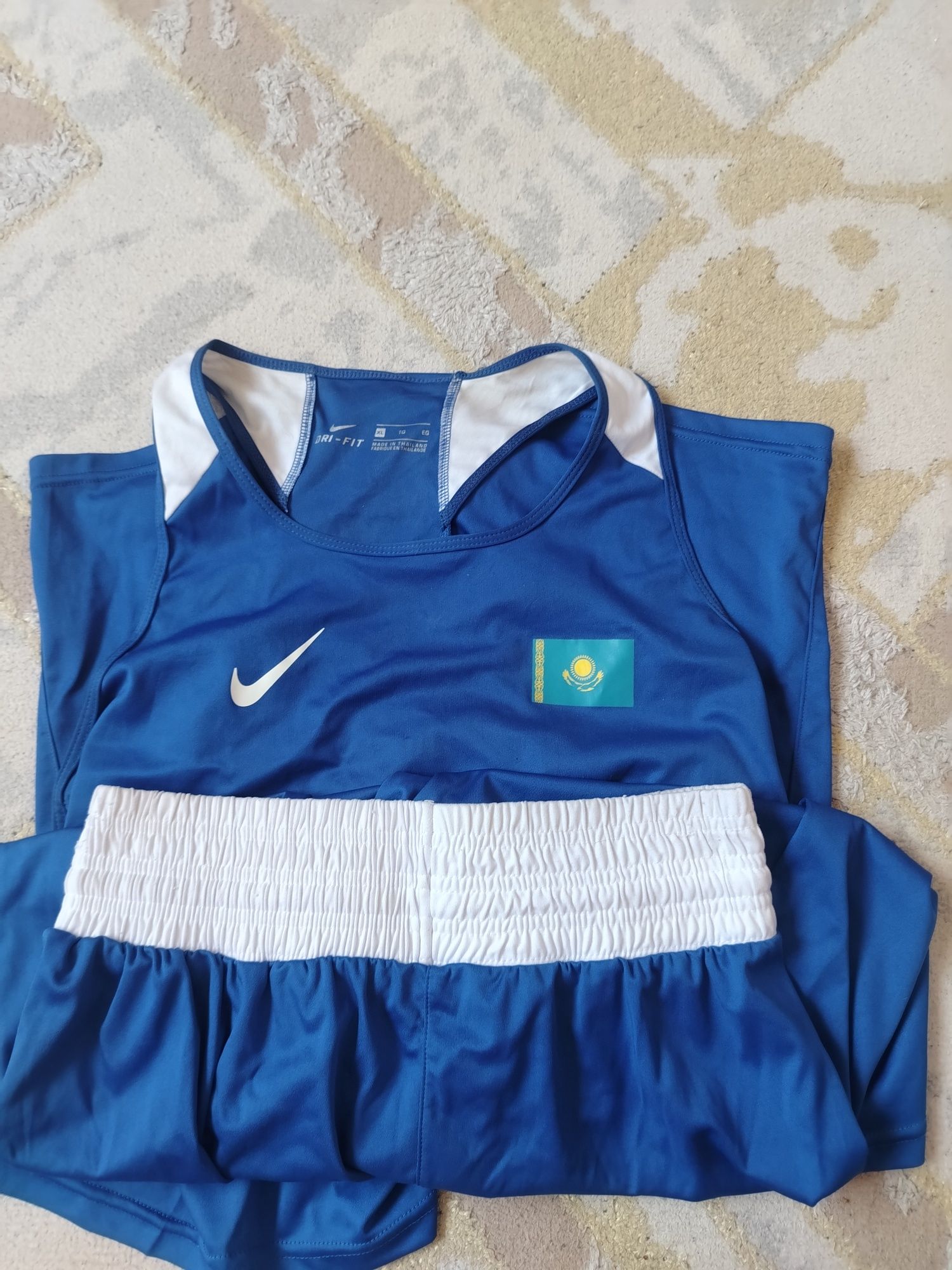 Продам боксерскую форму найк синий xl